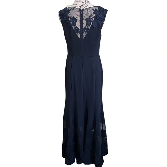 Aidan Mattox Gown - Picture 9 of 12